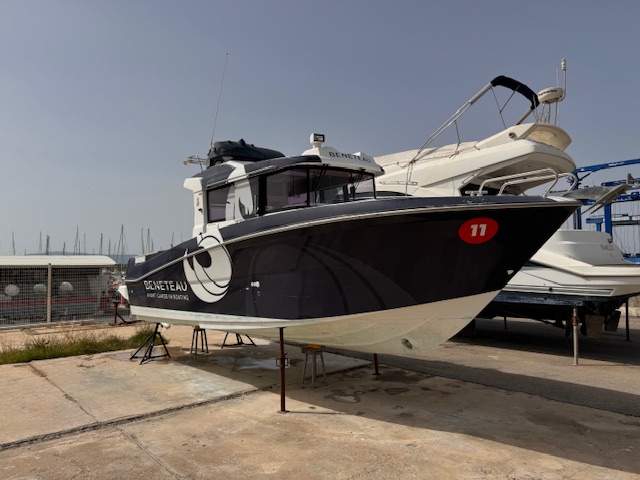 slider 1 Beneteau Barracuda 9